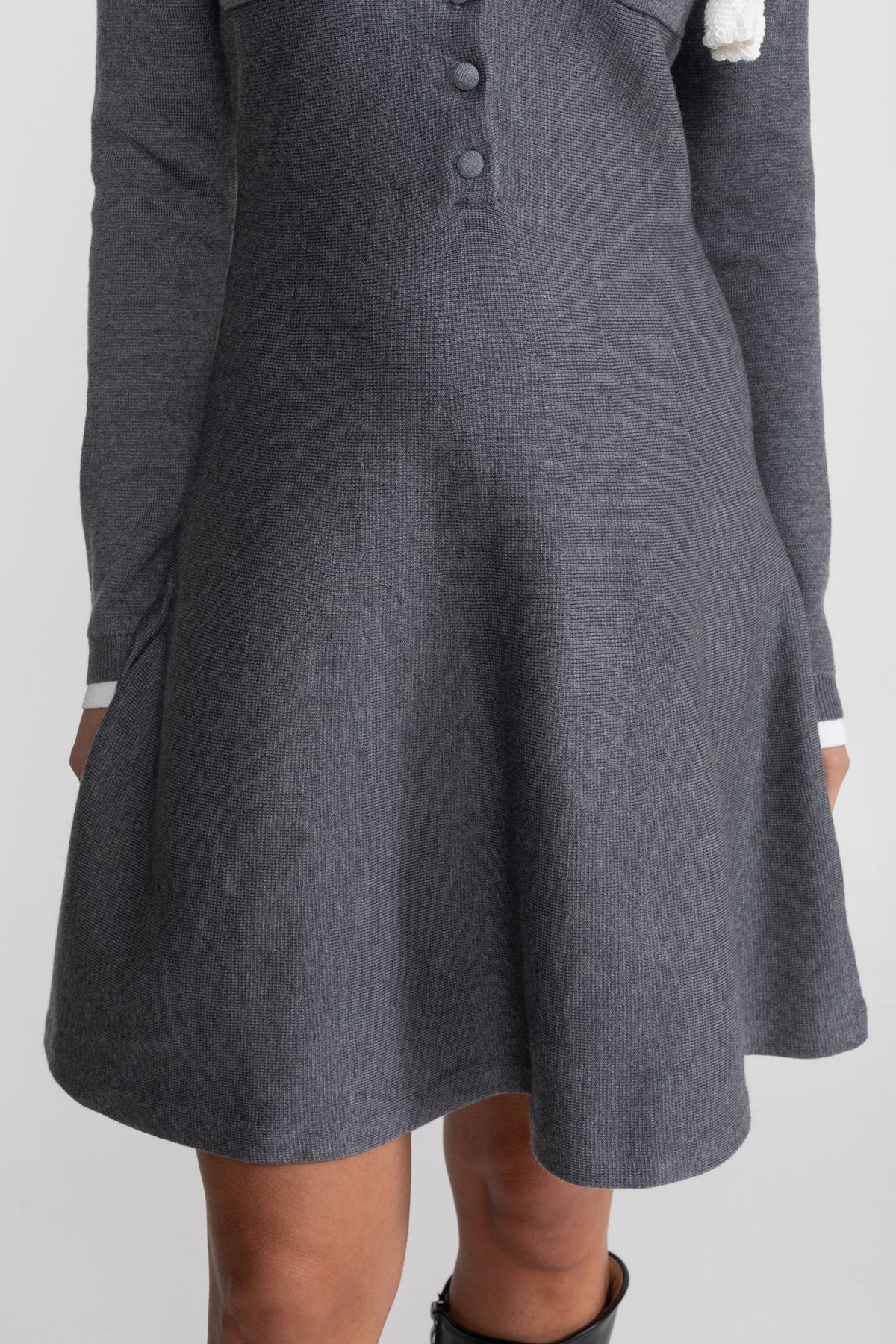 Long Sleeve A-Line Mini Dress with Contrast Collar and Floral Brooch – Grey – view 5