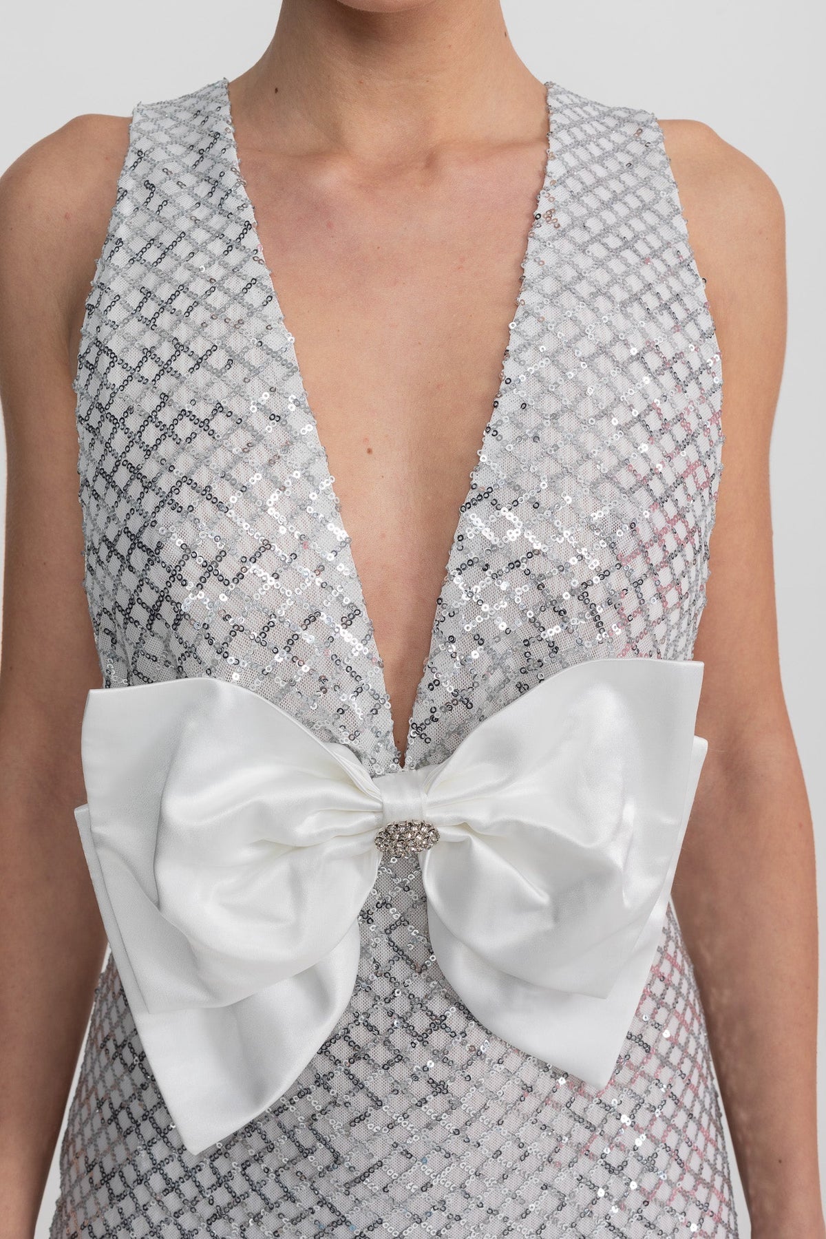 Sequin Plunge V-Neck Maxi Dress with Satin Bow Waist – Light Grey – view 6