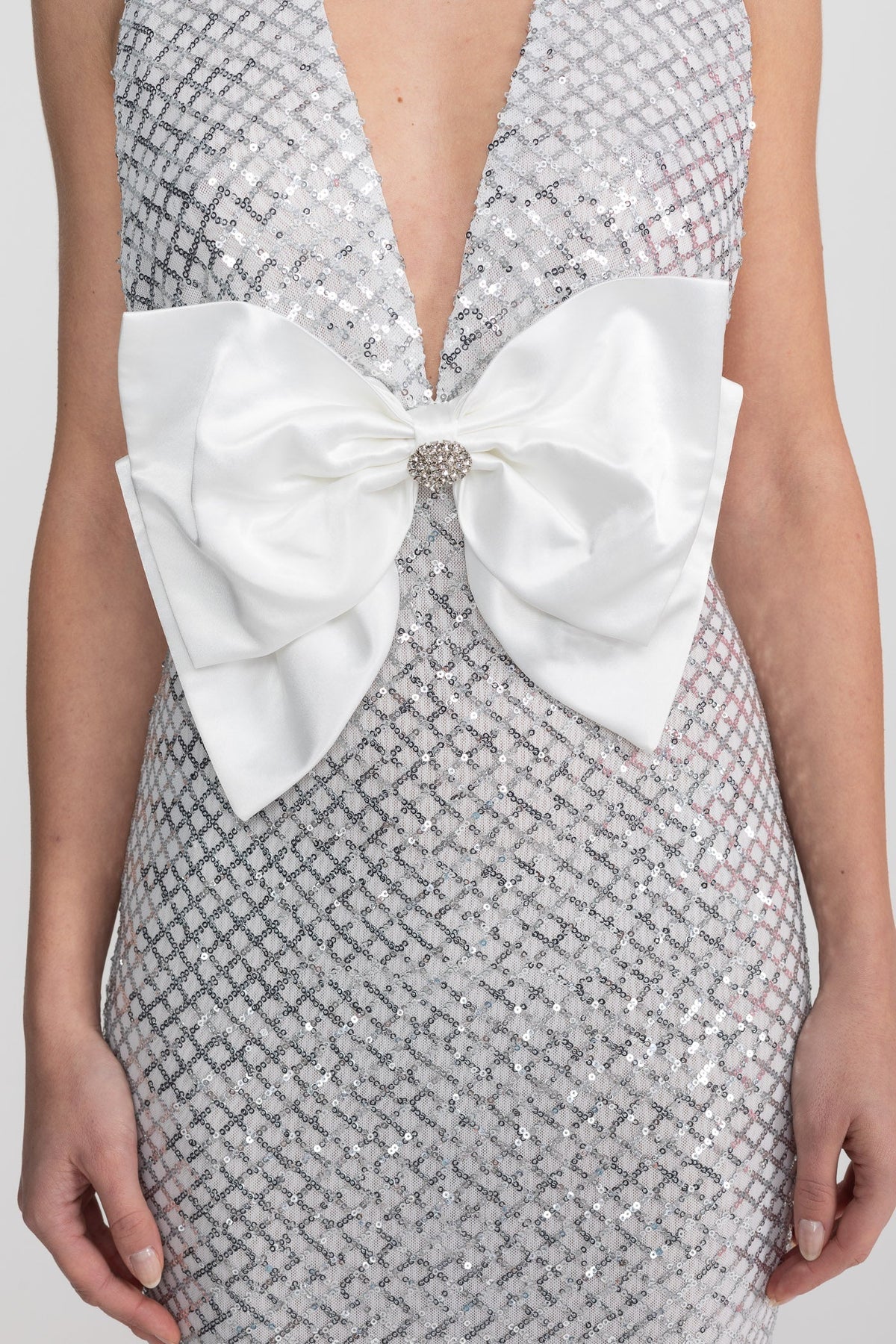 Sequin Plunge V-Neck Maxi Dress with Satin Bow Waist – Light Grey – view 7