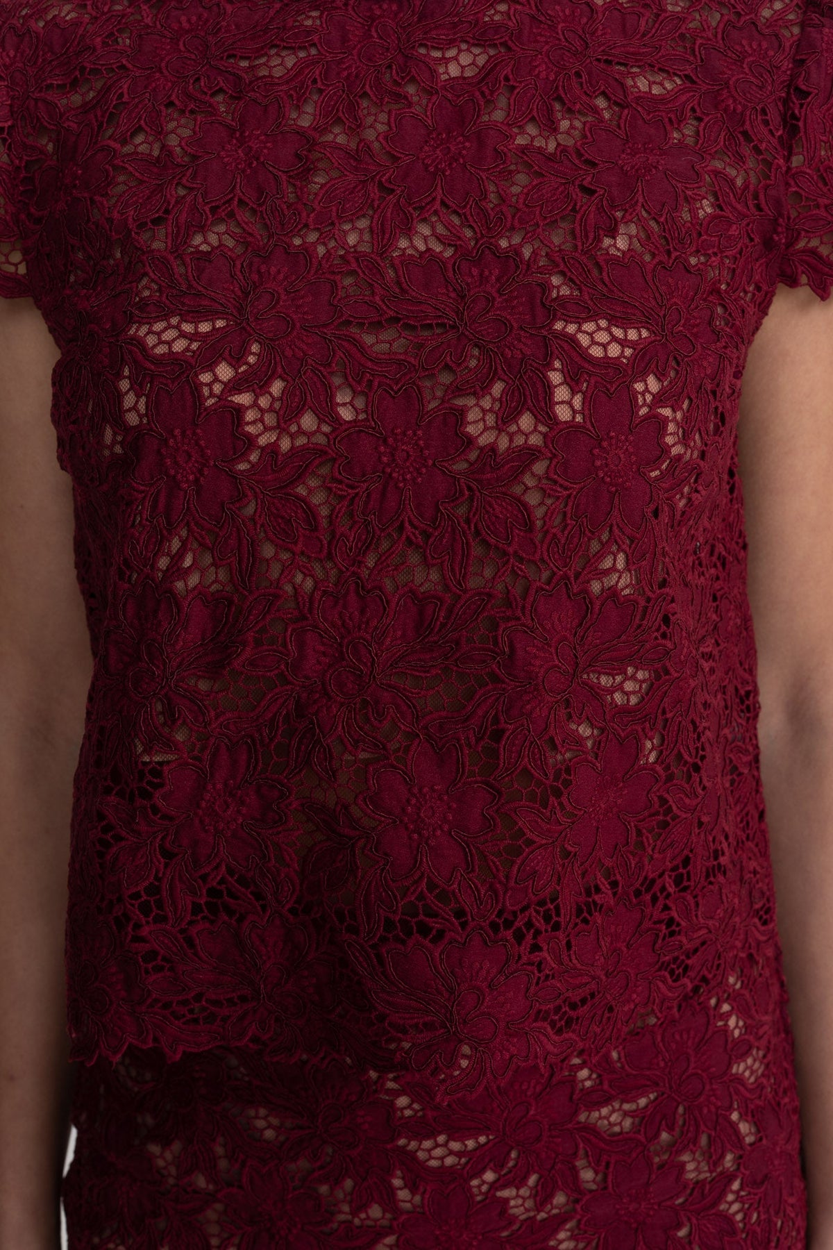 Floral Lace Short Sleeve Top and Midi Skirt Set with Crystal Neckline – Burgundy – view 11