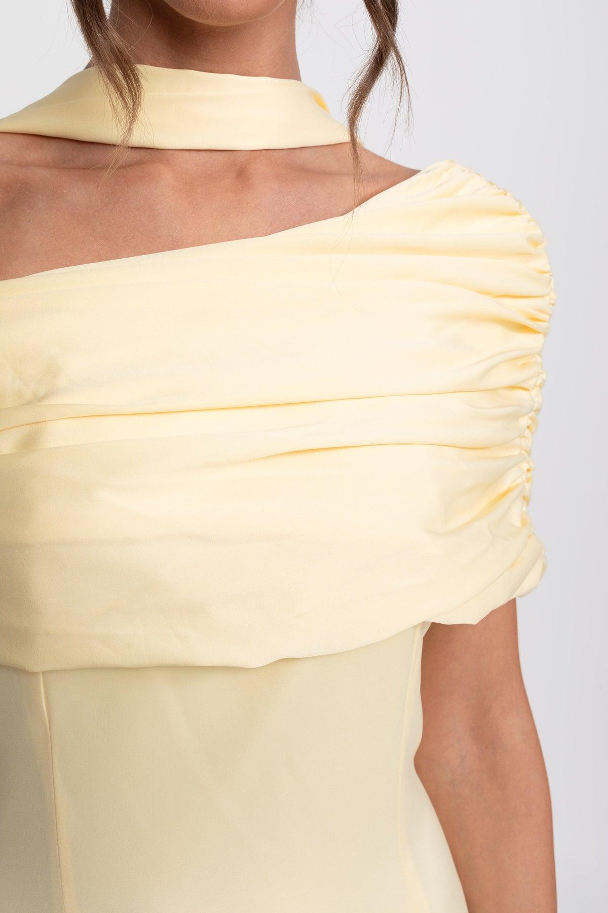 One-Shoulder Draped Satin Maxi Gown with Ruched Wrap Collar – Yellow – view 6