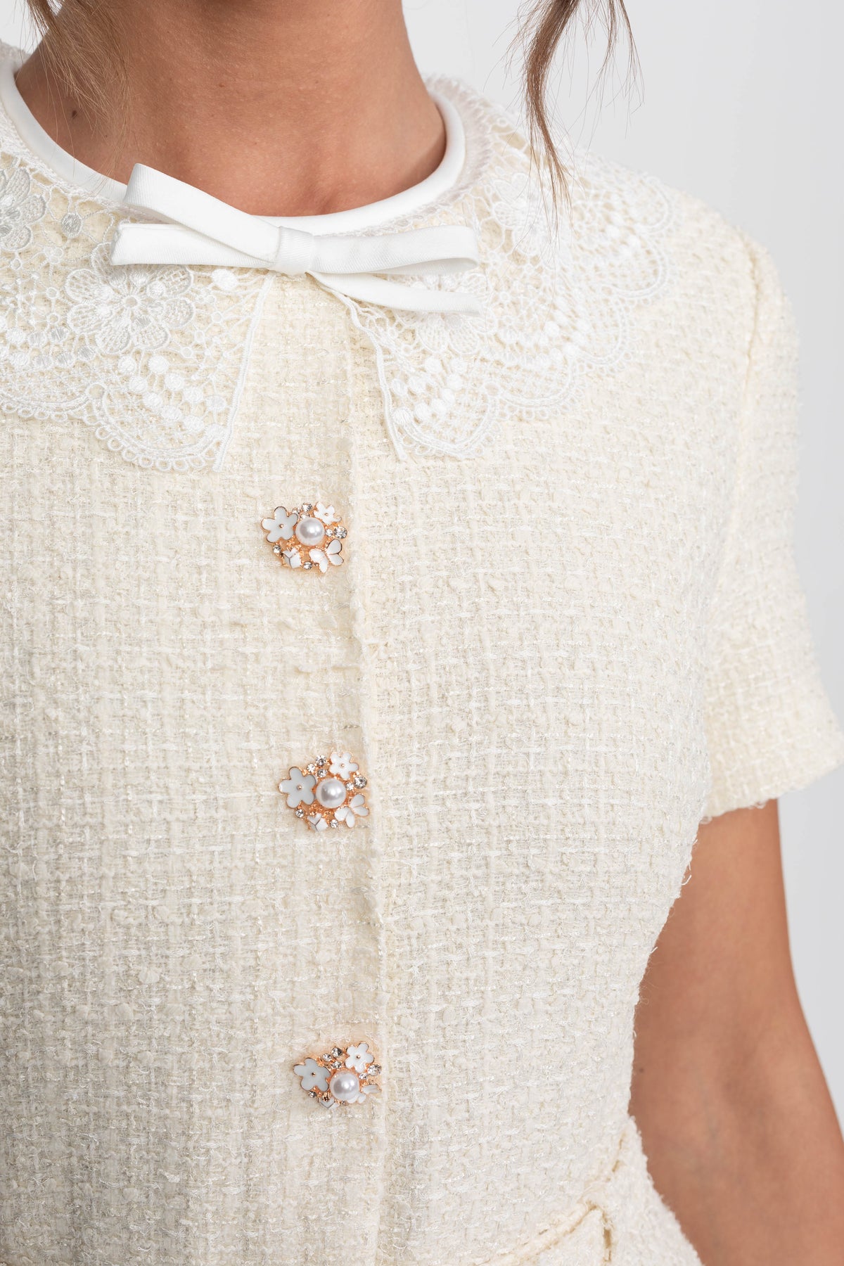 Pearl Button Tweed Shift Mini Dress with Lace Collar and Belt – Ivory – view 6