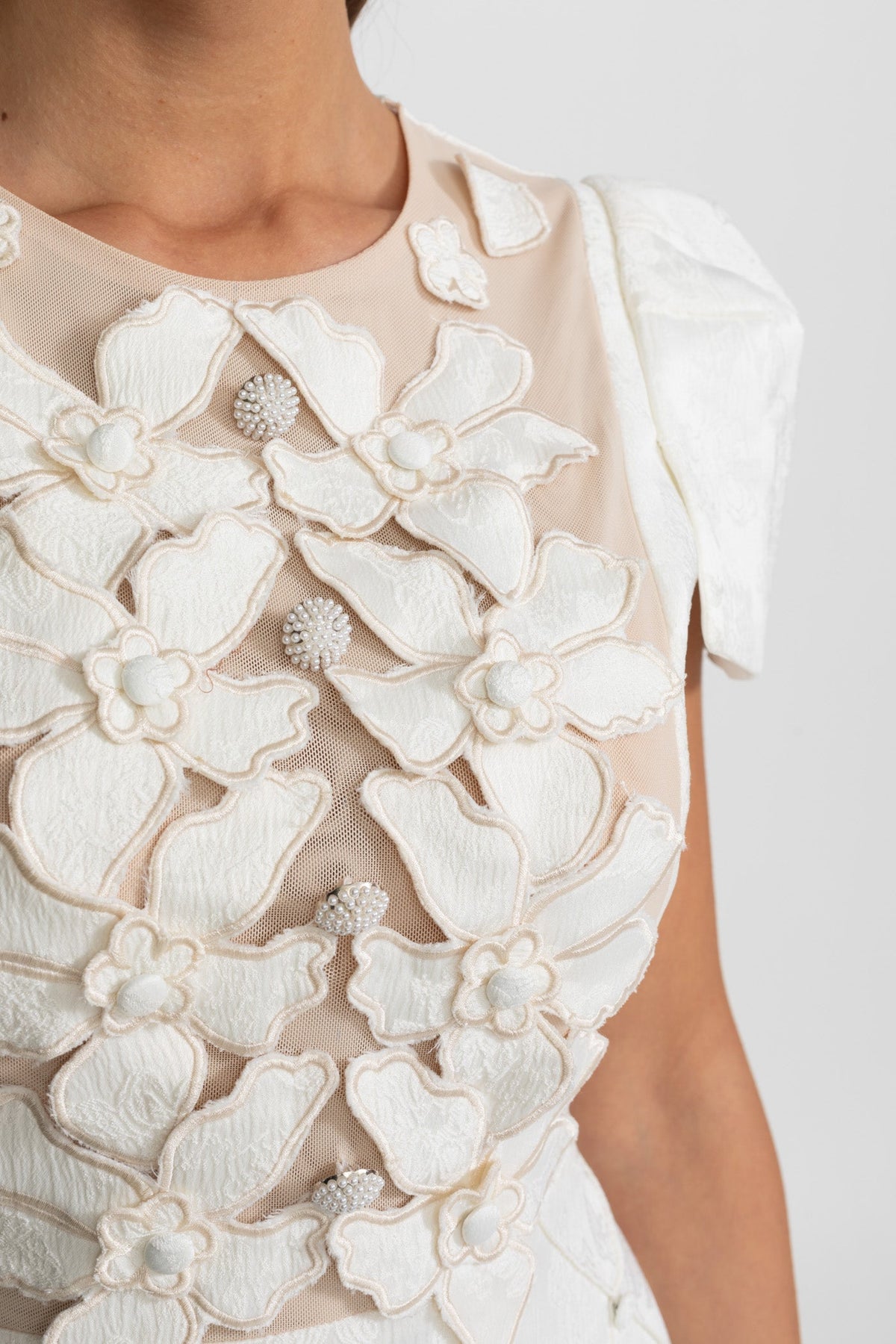 3D Floral Appliqué Short Sleeve Mini Dress with Quilted Skirt – White – view 5