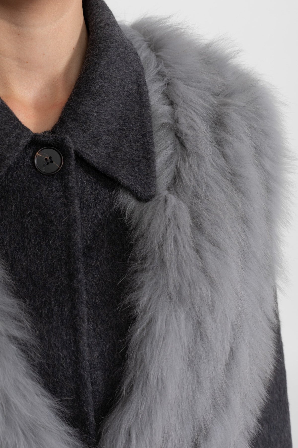 Wool and Cashmere Cropped Jacket – Charcoal Grey – view 3