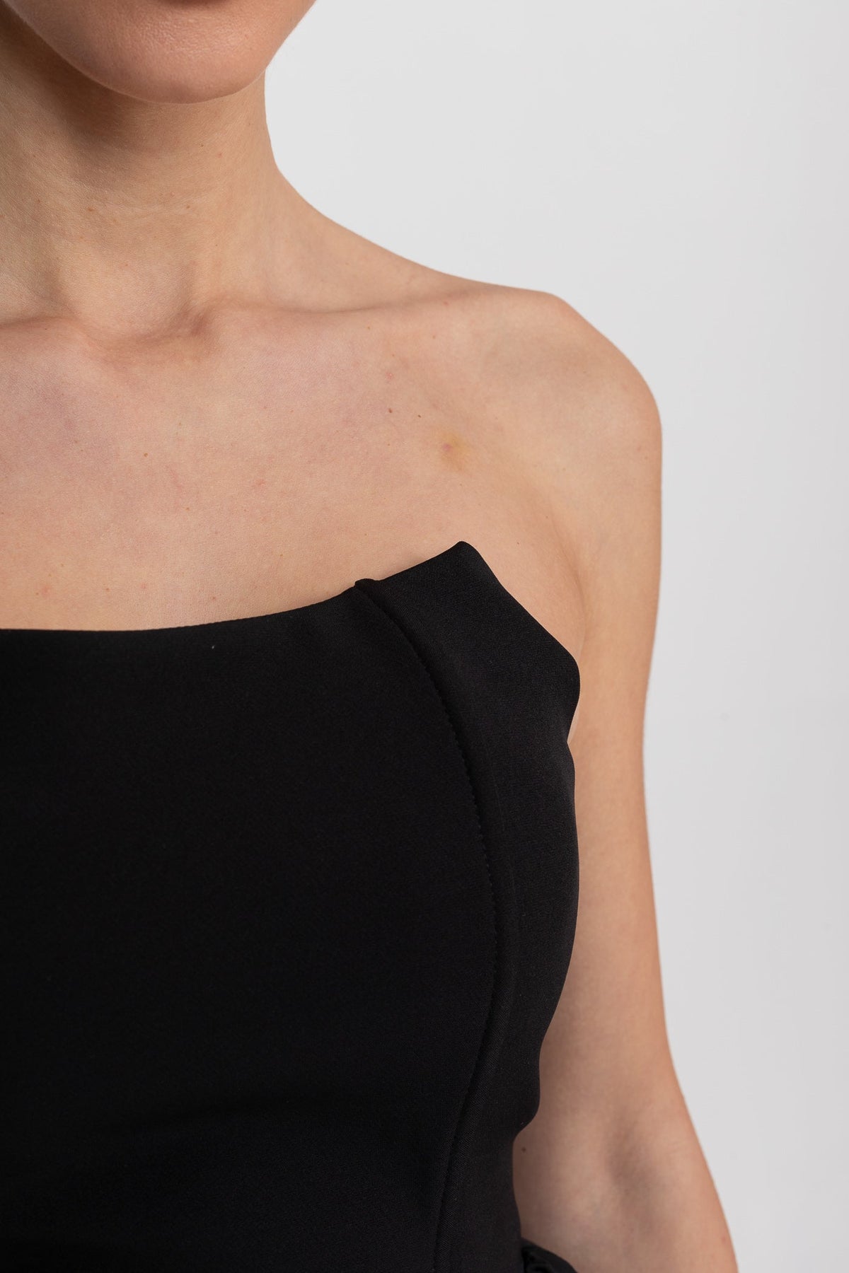 Strapless Crepe-Effect Maxi Dress with Asymmetric Draped Skirt – Black – view 7