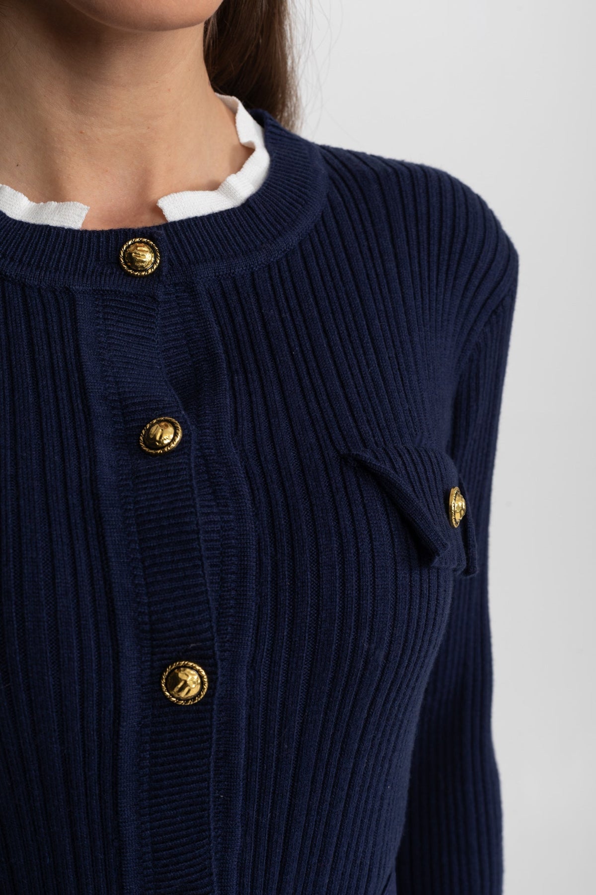 Ribbed Knit Belted Midi Dress with Gold Buttons and Pleated Skirt – Navy – view 5