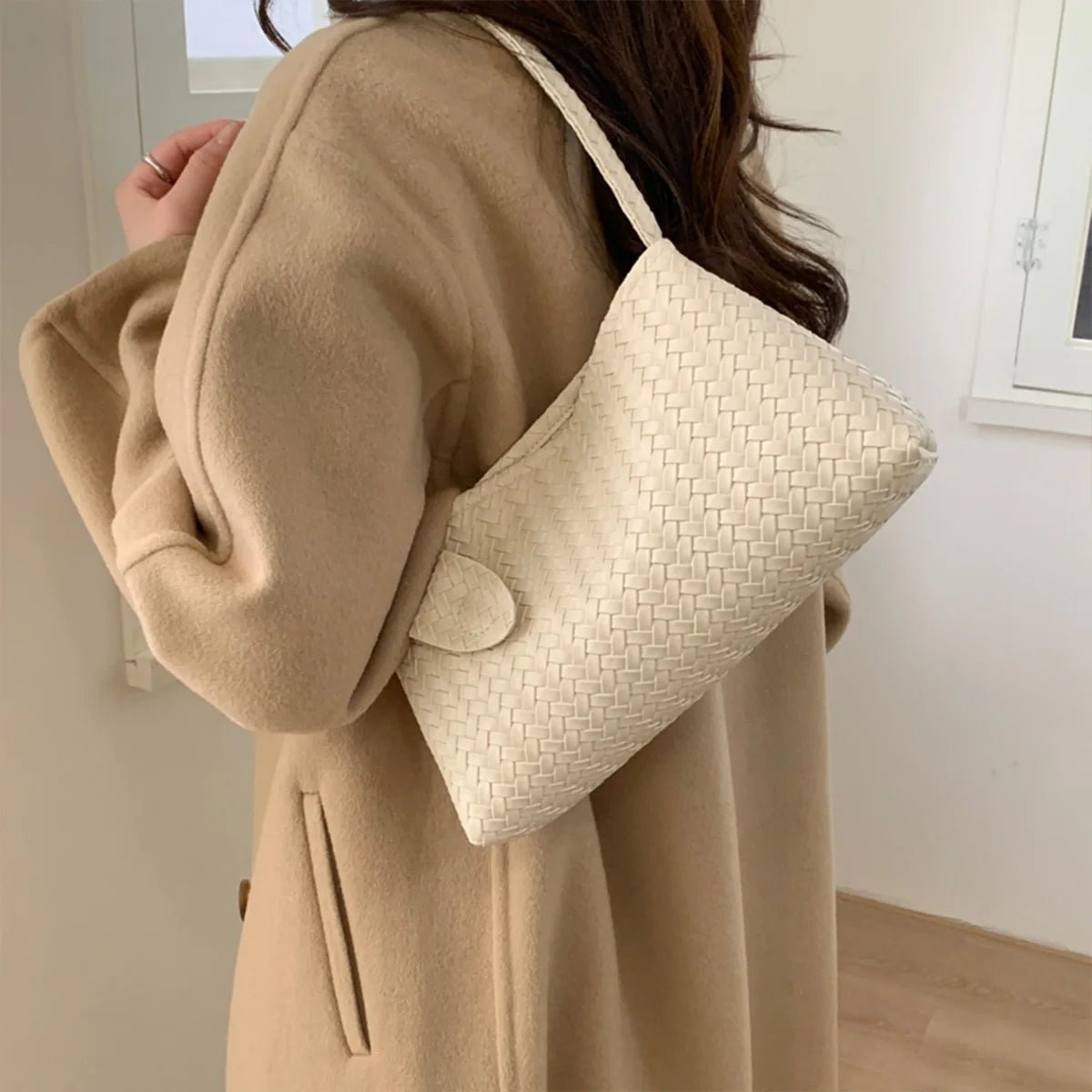 Jasmin Glossy Woven Vegan Leather Shoulder Bag with Magnetic Clasp – view 4