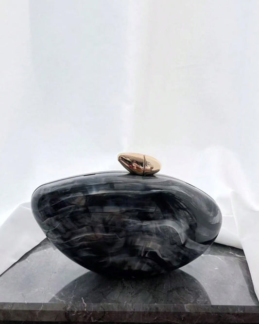 Bianca Shell-Shaped Acrylic Evening Clutch with Chain – Black