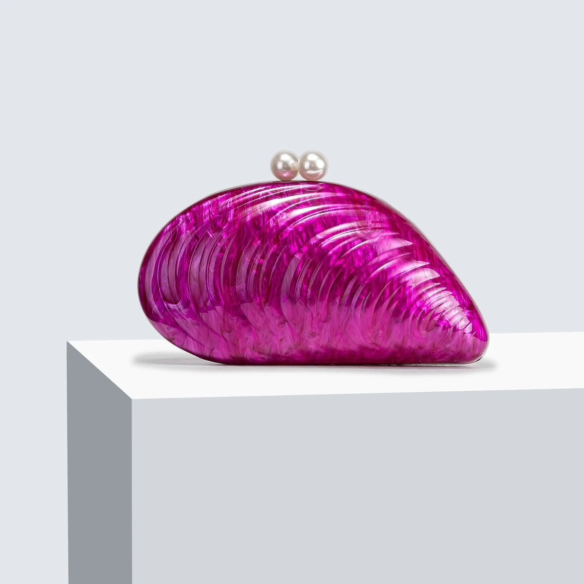 Valentina Shell-Shaped Acrylic Clutch with Detachable Chain – view 6
